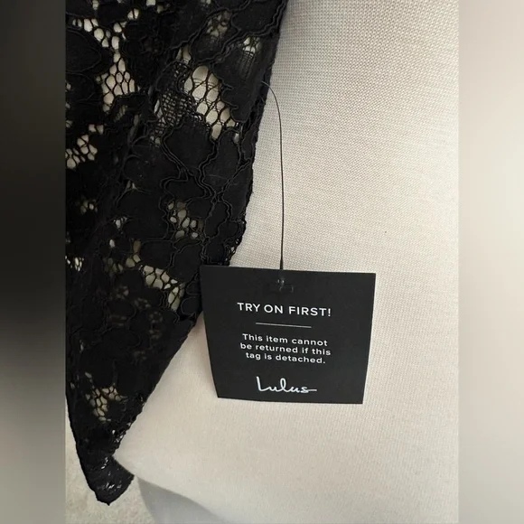 NWT Lulu’s Lace Dress size M - Picture 6 of 6